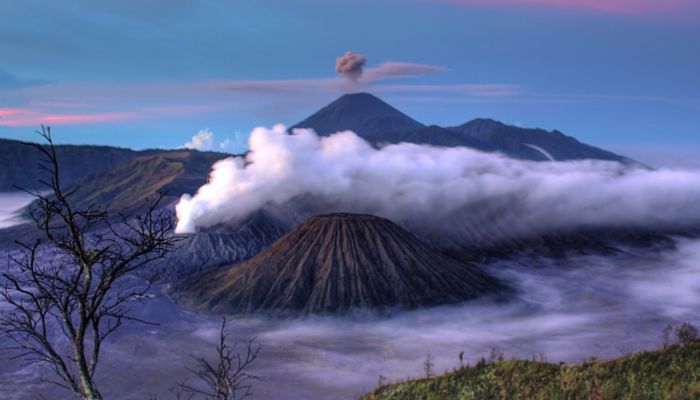 How does weather affect volcanoes?
