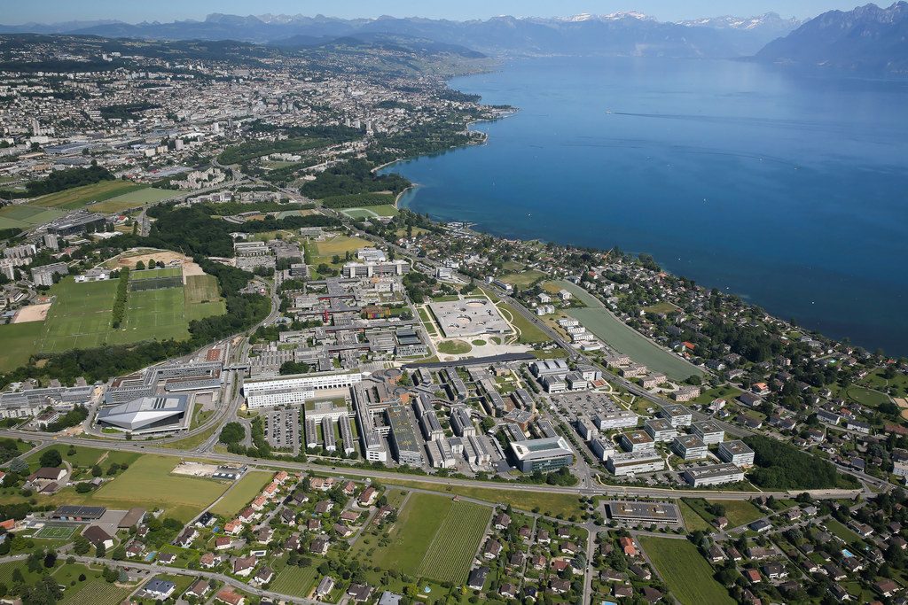 How can we use meteorological models to improve building energy simulations?