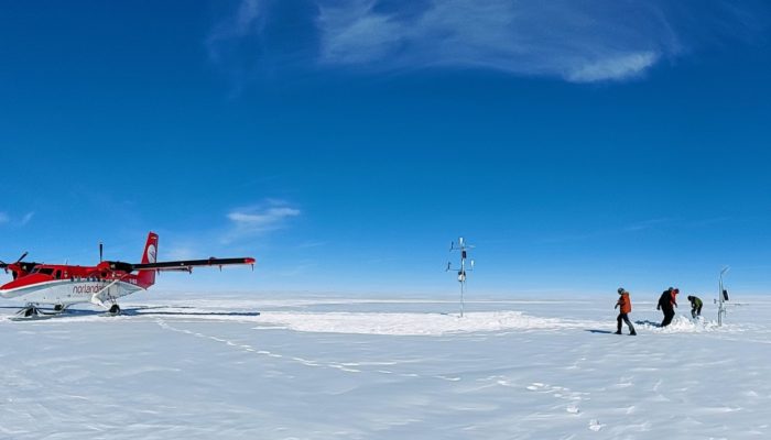 Cryo Adventures – Installing a weather station on the Greenland Ice Sheet