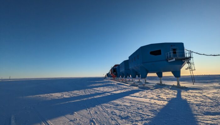 Did you know? We can see what’s going on inside an ice shelf using geophysics!