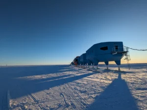 Did you know? We can see what’s going on inside an ice shelf using geophysics!