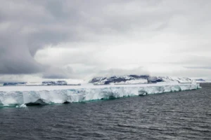Will Antarctic ice shelves embark on their last journey soon?