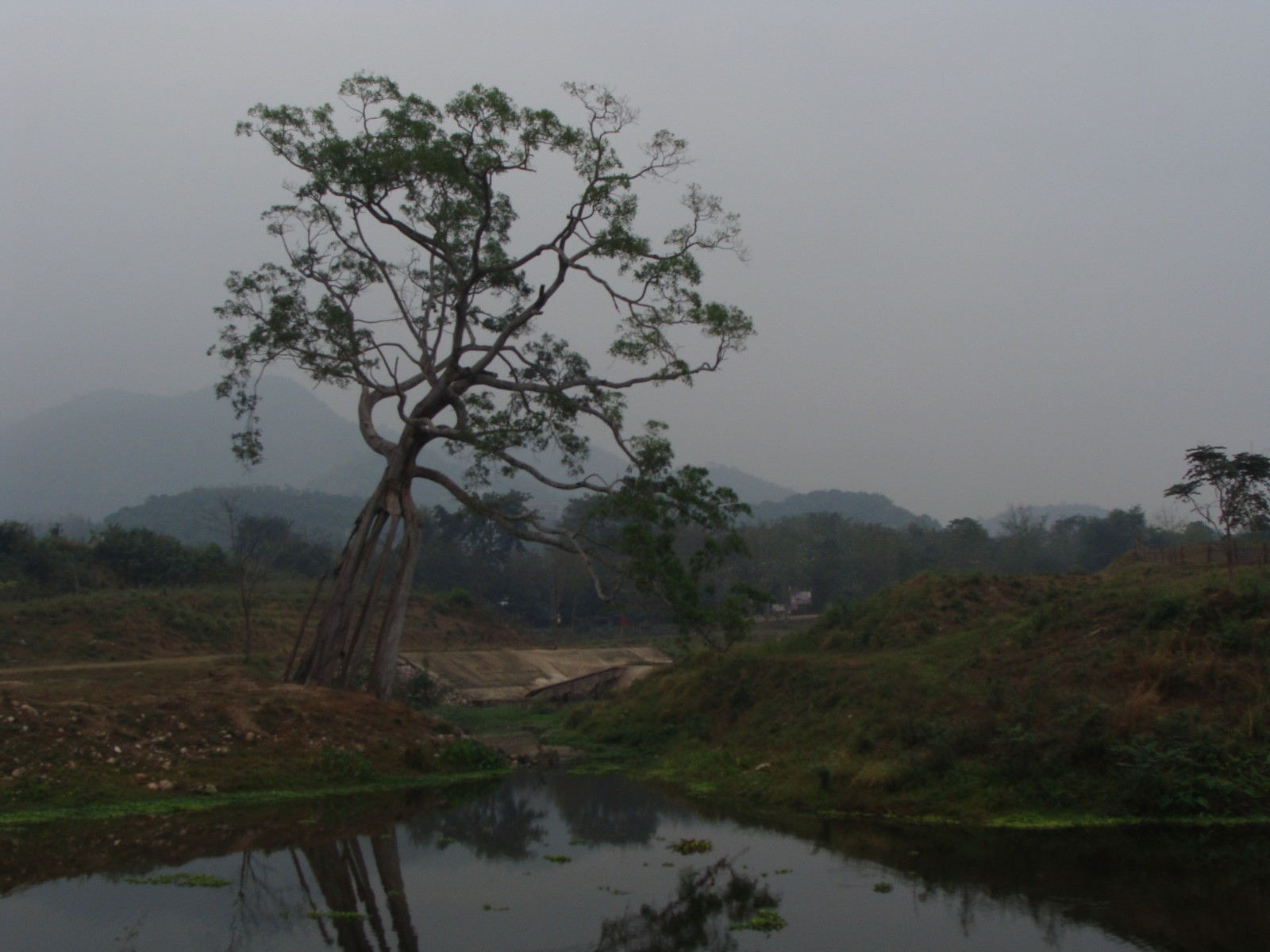 Irrigation dam Ban Bo Wi, Thailand.Credit:  Sarah Garré (distributed via imaggeo.egu.eu)