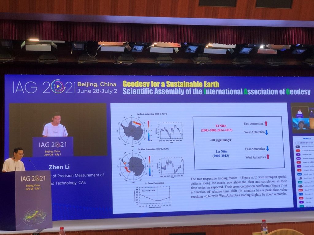 Zhen Li during his talk