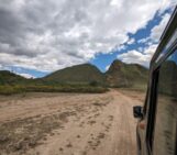 Unraveling volcanic patterns between adjacent rift zones