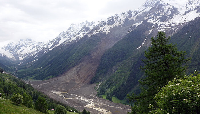 Highlighting: The Blatten landslide in Switzerland