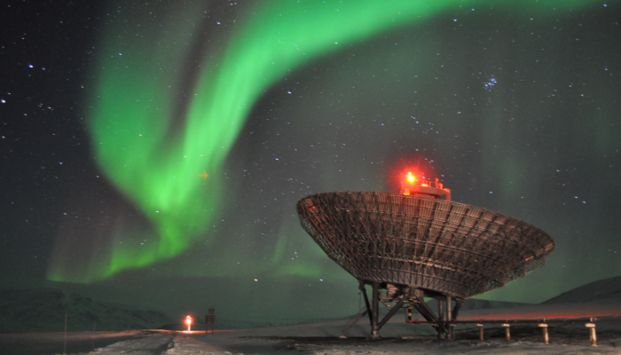 New insights to the north-south asymmetries of auroral features