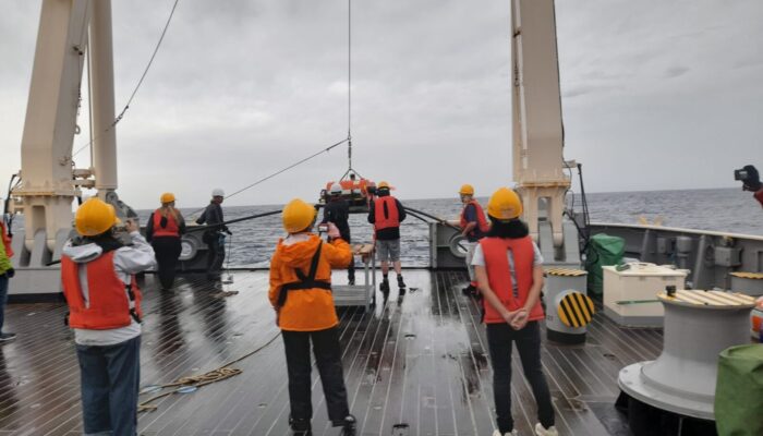 Our epic battle with ever-changing weather forecasts while deploying ocean bottom instruments