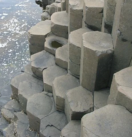 Features from the Field: Columnar Basalts and why Hexagons are nature’s favourite shape