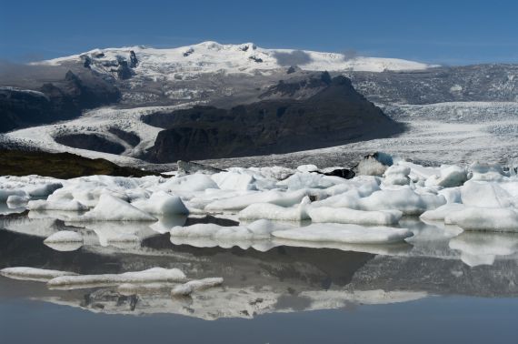 “Fjallsjökull after the 2011 Grímsvötn eruption” by Joanna Nield, distributed by the EGU under a Creative Commons licence.