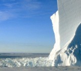 Imaggeo on Mondays: Iceberg at midnight