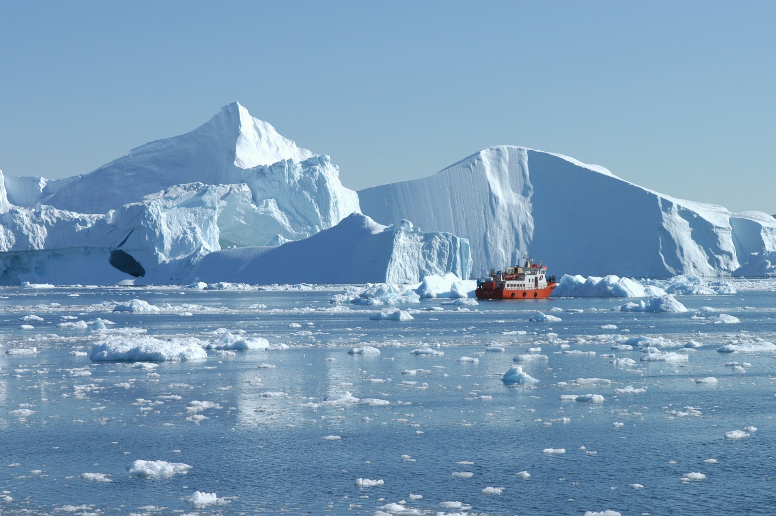 Крупнейшее антарктическое. Шельфовые ледники Антарктиды. Ледник Росса в Антарктиде. Самый большой шельфовый ледник Антарктиды. Шельфовый ледник Мак-мёрдо.
