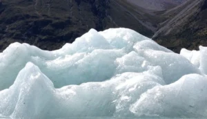 Imaggeo on Mondays: A solitary floating island