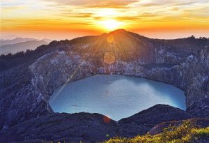 Imaggeo on Mondays: A sunrise over Kelimutu’s three-colour lakes