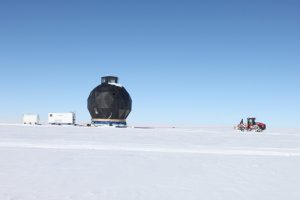Imaggeo on Mondays: An epic ‘house’ move across the ice