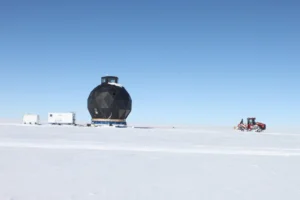 Imaggeo on Mondays: An epic ‘house’ move across the ice