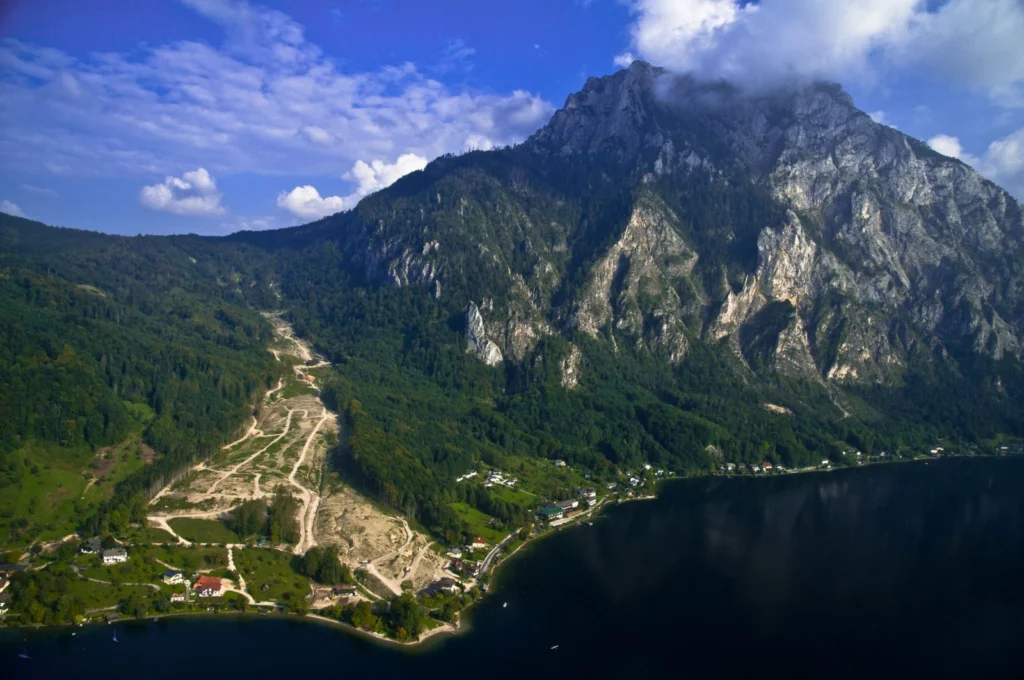 GeoSciences Column: Can seismic signals help understand landslides and rockfalls?