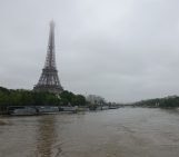 A flood of attention: extreme weather and digital media