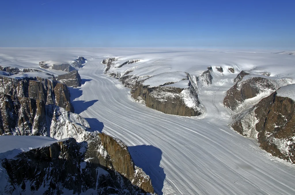 GeoTalk: To understand how ice sheets flow, look at the bedrock below