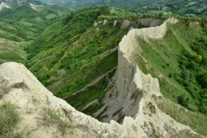 Imaggeo on Mondays: How erosion creates natural clay walls