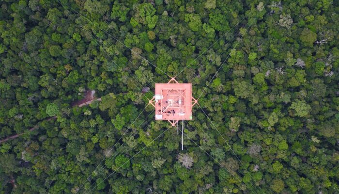 Imaggeo on Mondays: Science above the Amazon rainforest