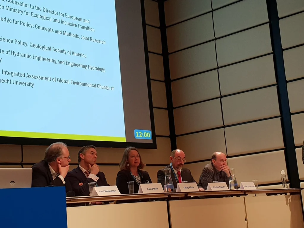 GeoPolicy: Science in policymaking: Who is responsible?
