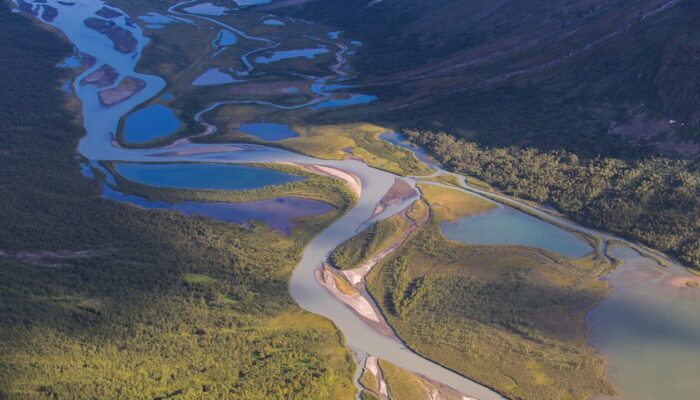 Imaggeo on Mondays: A lifeline between light and shadow