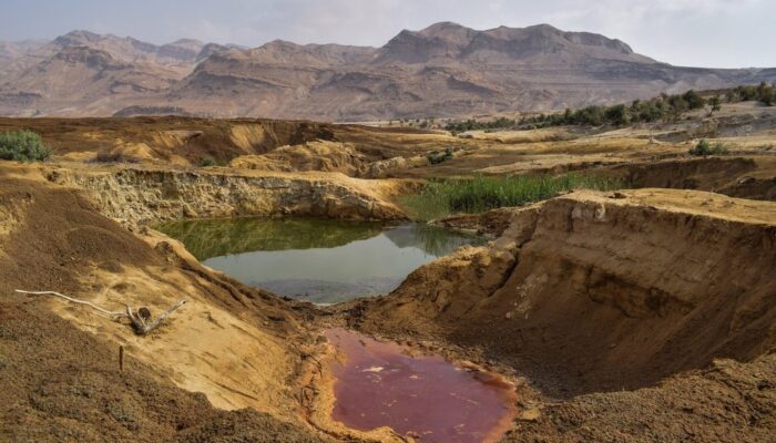 Imaggeo on Mondays: The colourful sinkhole clusters at Ghor Al-Haditha