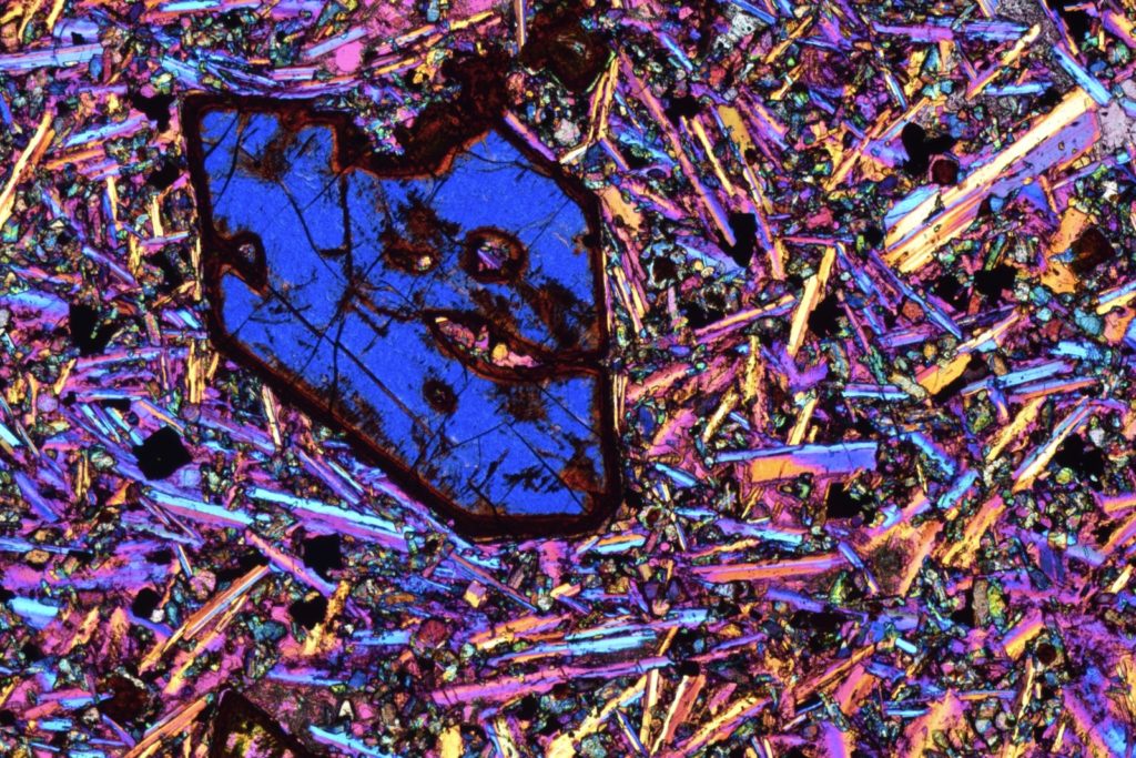 Imaggeo On Monday: Blue Olivine in an unusual basalt