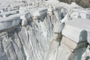 Imaggeo On Monday: Layers of dust and snow
