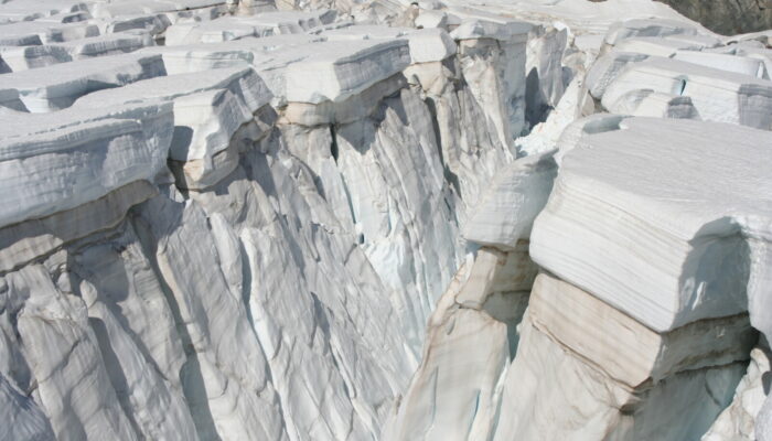 Imaggeo On Monday: Layers of dust and snow