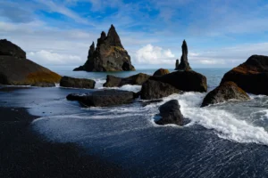 Imaggeo On Monday: Reynisdrangar basalt sentinels