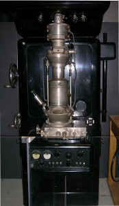 348px-Ernst_Ruska_Electron_Microscope_-_Deutsches_Museum_-_Munich-edit