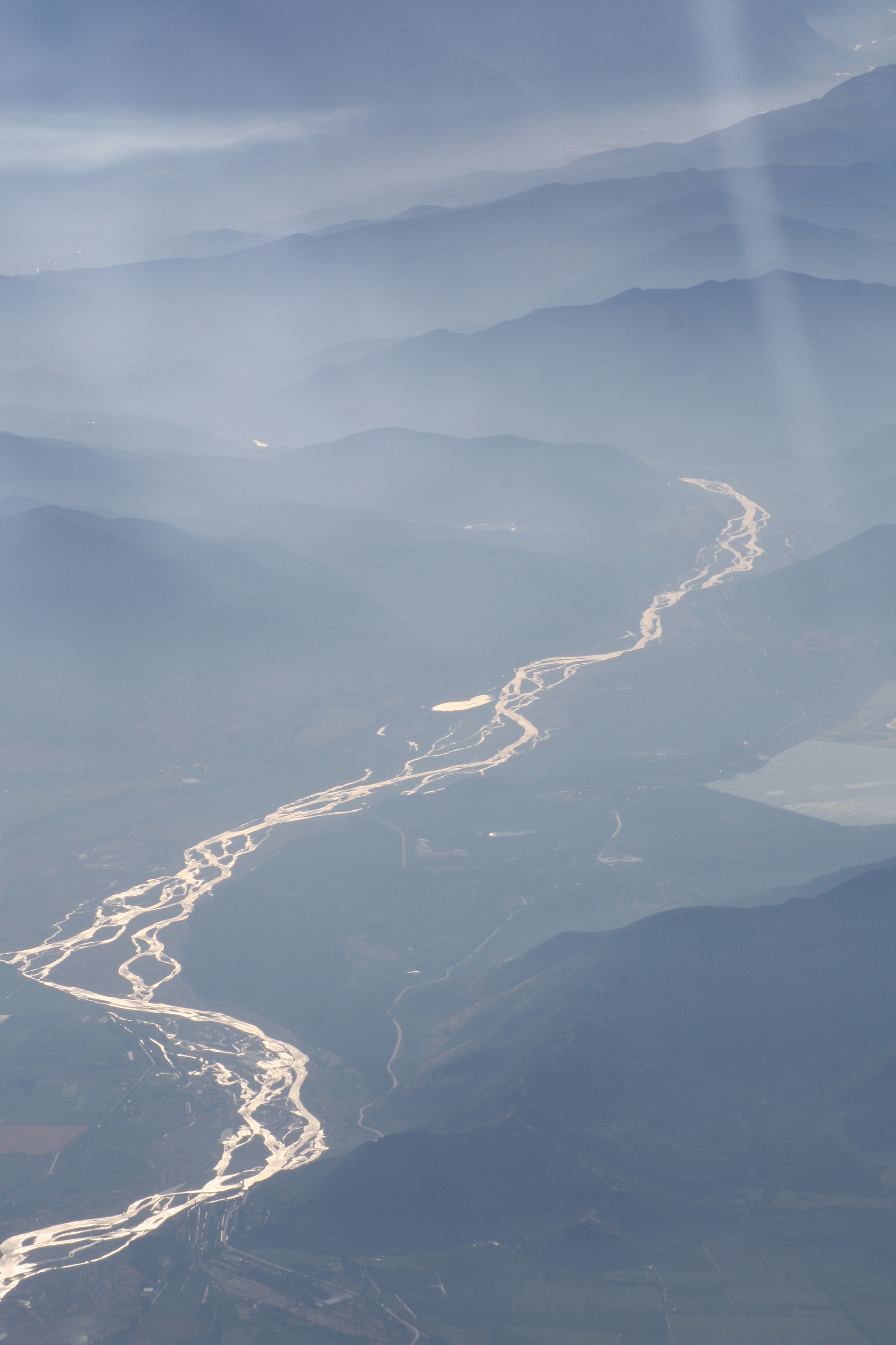 The river Cachapoal runs out of the Andes mountains, past the city of Rancagua