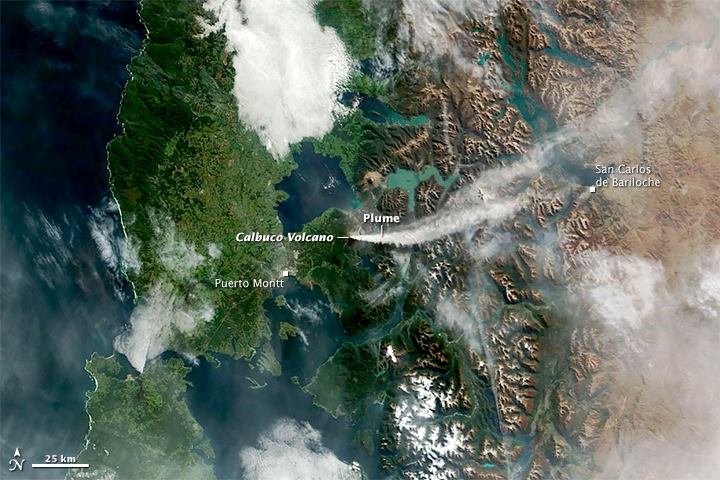 Around midday on April 24, 2015, the Moderate Resolution Imaging Spectroradiometer (MODIS) on NASA’s Terra satellite acquired this natural-color image of the ash and gas plume from Calbuco volcano in southern Chile.