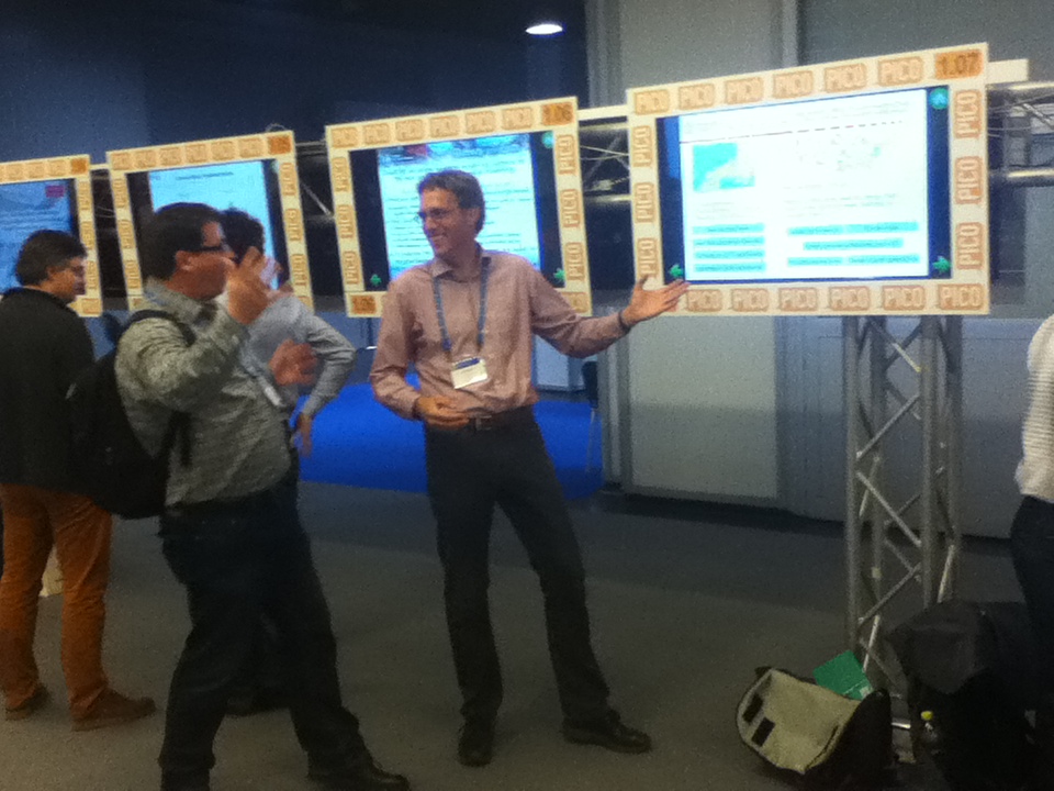 Two great science communication tools for conferences and teaching: smart screens and cell phones