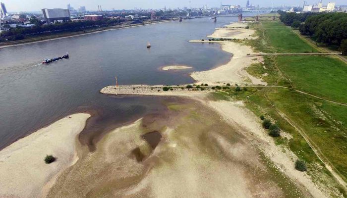 Monitoring groundwater drought without measuring it