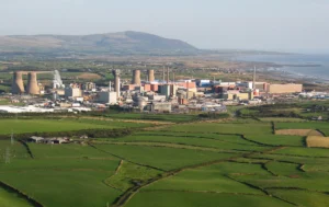 Aerial view the Sellafield nuclear reprocessing plant in Cumbria - Source: Simon Ledingham, WIkimedia Commons.
