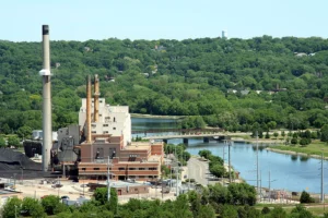 A coal fired power plant in Minnesota. Source - Wikimedia Commons