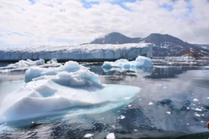 Glaciers outside of Ammassalik in Greenland - Source: Christine Zenino, Wikimedia Commons.
