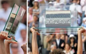 guga-kuerten-trophy-frenchopen08