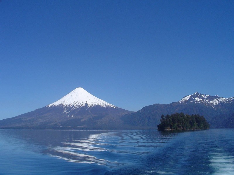 Osorno Volcano — Chile by Lilli Freda, distributed by EGU under a Creative Commons licence.