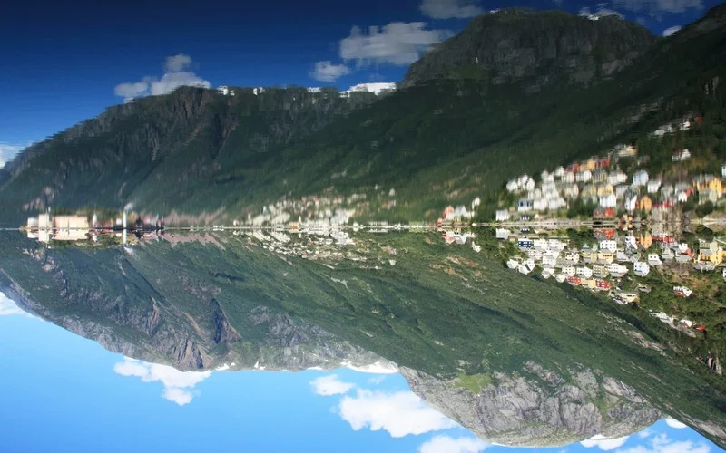 A sunny morning in Sørfjorden by Martin Mergili, distributed by EGU under a Creative Commons licence.