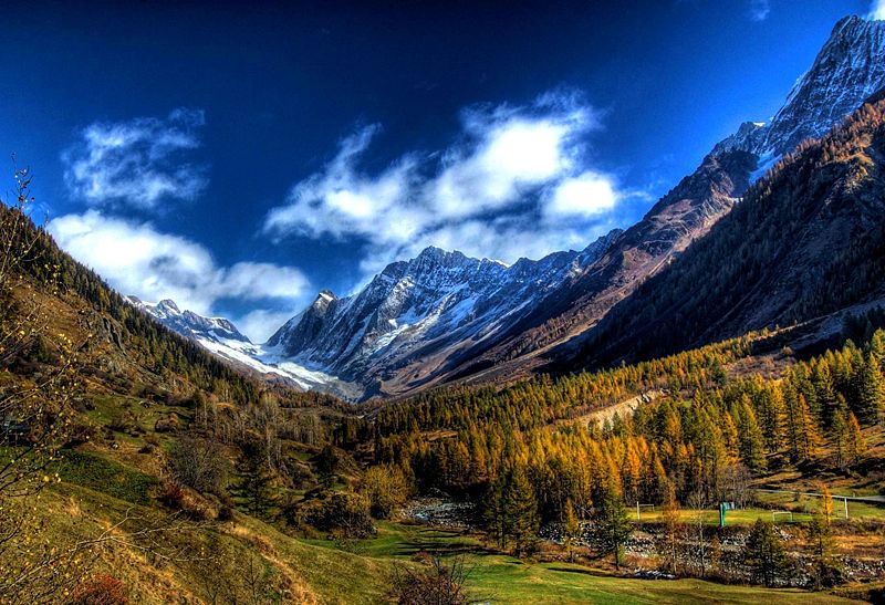 The Swiss Alps. (Credit: Wikimedia Commons user johnw)