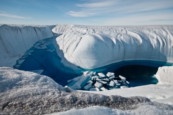 “Water filled canyon” by Ian Joughin, distributed by the EGU under a Creative Commons licence.