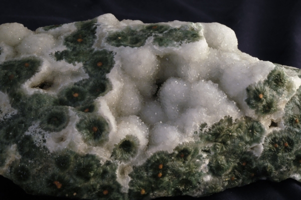 A shiny sample of ocean jasper (Credit: Druzy Macro)