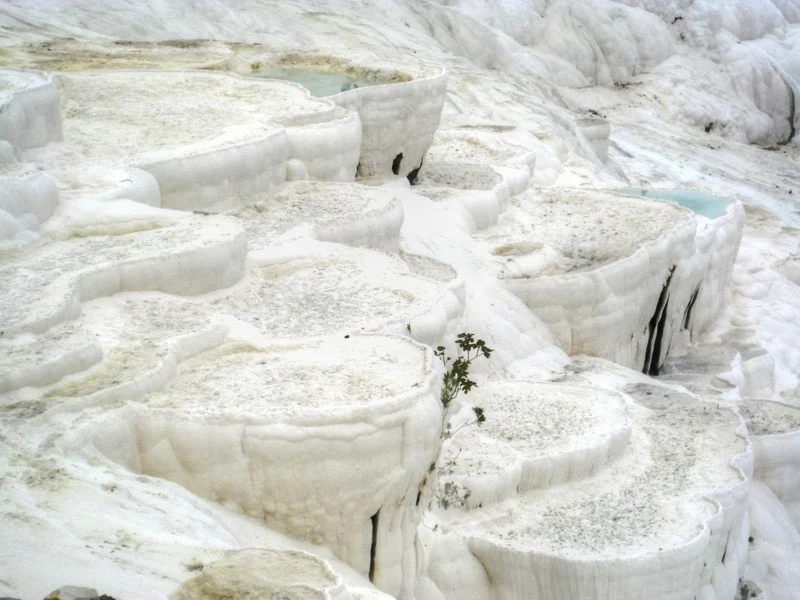 Travertine terraces in Pamukkale, Turkey (Credit: Josep M. Ubalde via imaggeo.egu.eu)