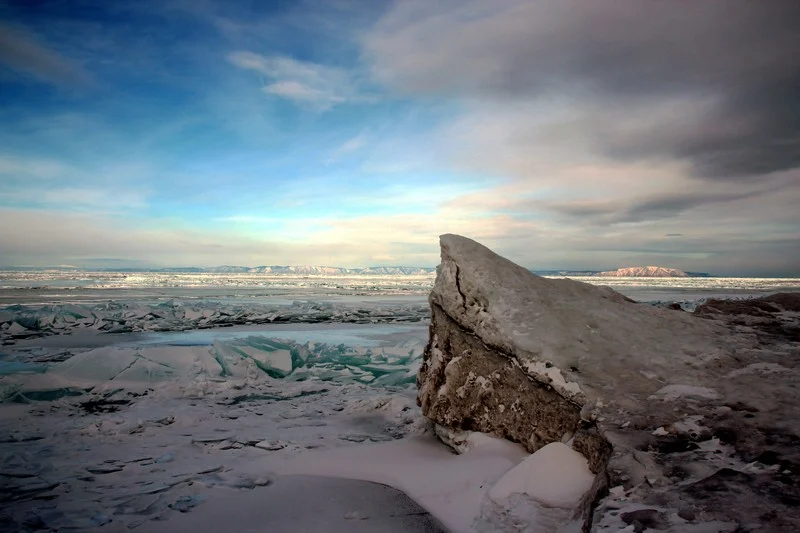 The icy shores of Lake Baikal. (Credit: Dmitry Vlasov, via imaggeo.egu.eu)