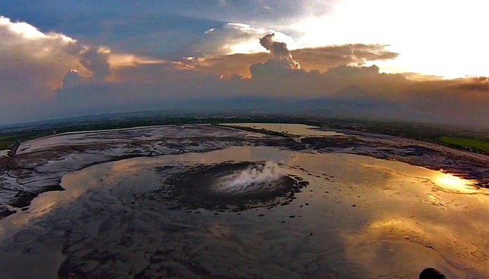Imaggeo on Mondays: Lusi from the sky with drones