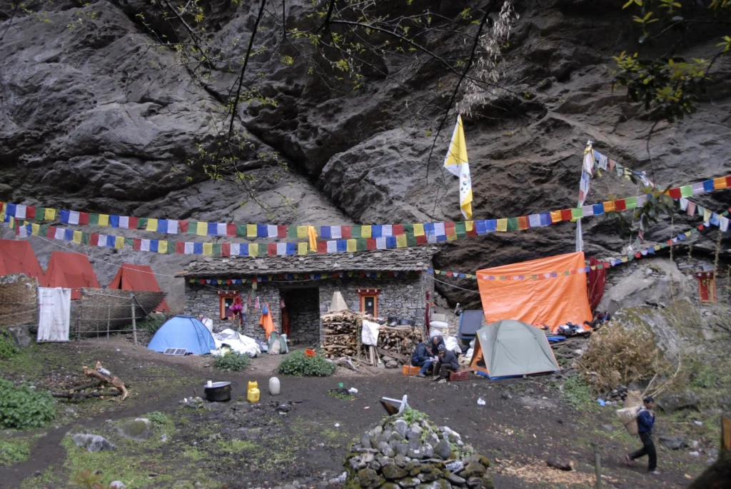The retreat where lamas provided the scientists with food and shelter (Credit: Prof. Dr. Klaus Katzensteiner).